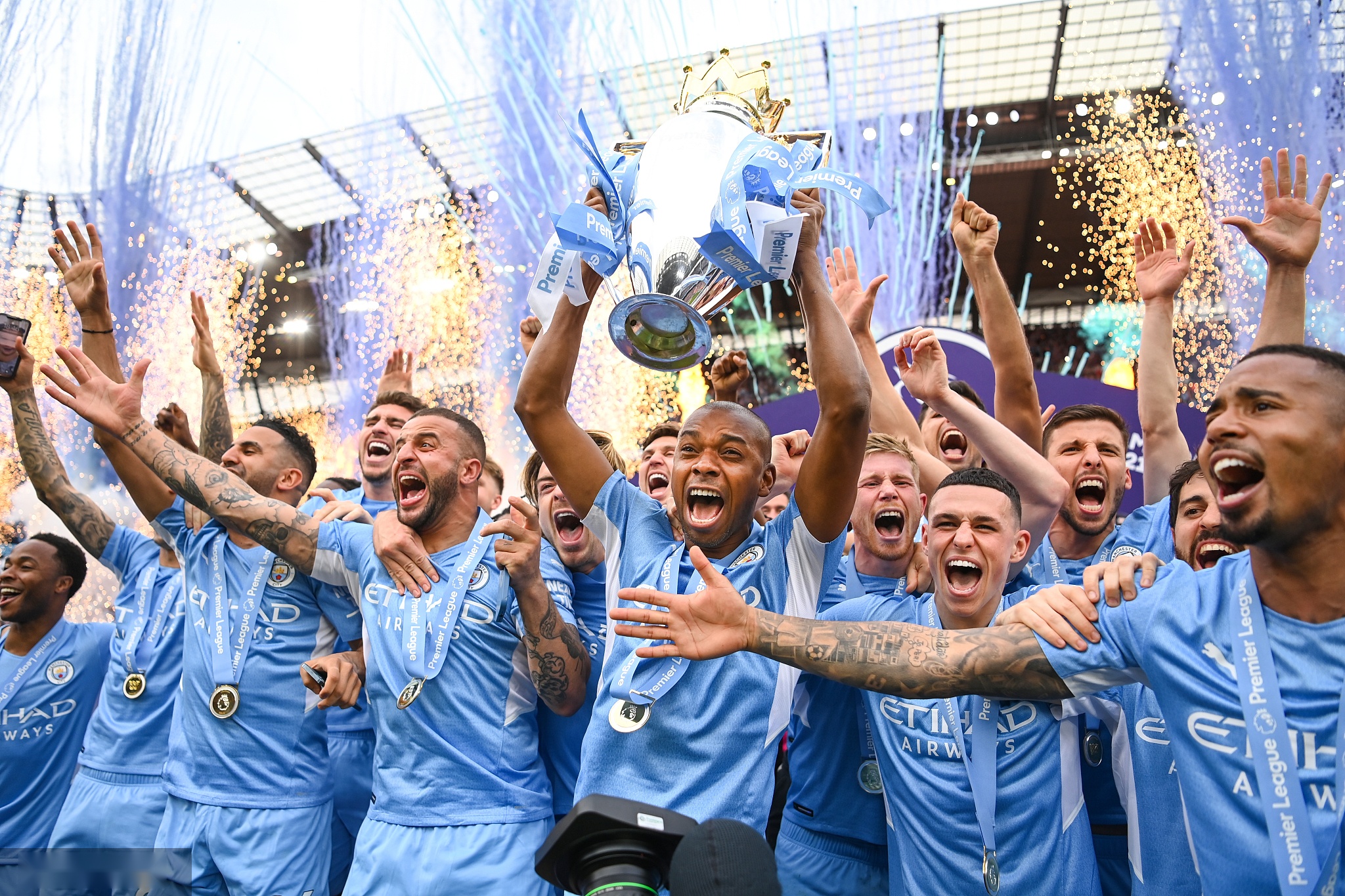 崭露头角以 崭露头角以